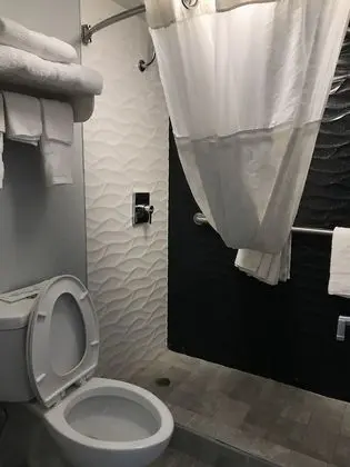Oda, 1 Çift Kişilik Yatak, Sigara İçilmez