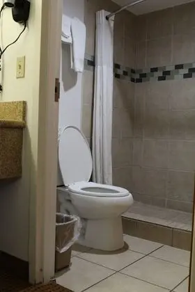 Büyük Yataklı Tek Kişilik Oda