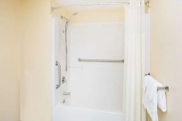 Oda, 1 En Büyük (King) Boy Yatak, Engellilere Uygun