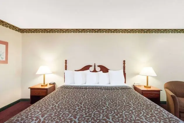 Oda, 1 En Büyük (King) Boy Yatak, Engellilere Uygun, Sigara İçilebilir (Mobility)