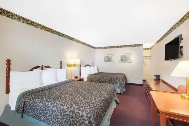 Oda, 2 Büyük (Queen) Boy Yatak, Sigara İçilebilir