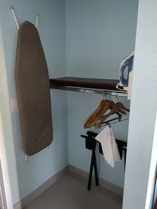 Oda, 1 En Büyük (King) Boy Yatak, Engellilere Uygun, Sigara İçilmez (Mobility, Bathtub w/Grab Bars)