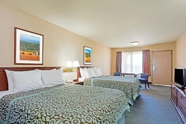 Standard Oda, 2 Büyük (Queen) Boy Yatak