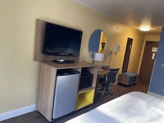 Standard Oda, 1 En Büyük (King) Boy Yatak, Sigara İçilebilir (Exterior Room)