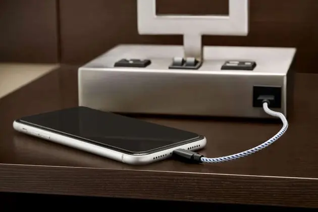 Oda, 2 Büyük (Queen) Boy Yatak, Engellilere Uygun, Sigara İçilmez (Mobility)