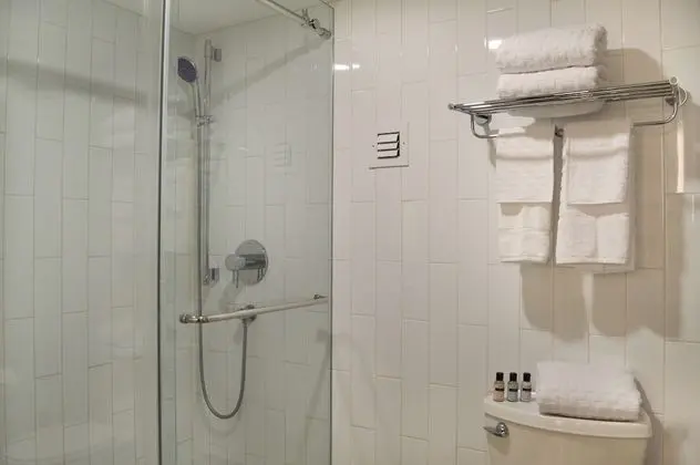 Standard Oda, 2 Büyük (Queen) Boy Yatak, Sigara İçilmez, Buzdolabı ve Mikrodalga