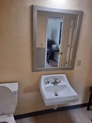 Oda, 2 Çift Kişilik Yatak, Engellilere Uygun, Sigara İçilmez (Mobility/Hearing,roll-in shower)