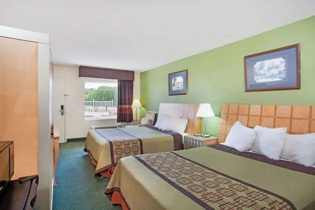 Oda, 2 Büyük (Queen) Boy Yatak, Sigara İçilebilir