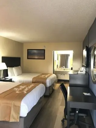 Oda, 2 Büyük (Queen) Boy Yatak, Engellilere Uygun, Sigara İçilmez (Mobility Accessible)