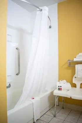 Oda, 1 En Büyük (King) Boy Yatak, Engellilere Uygun, Sigara İçilmez