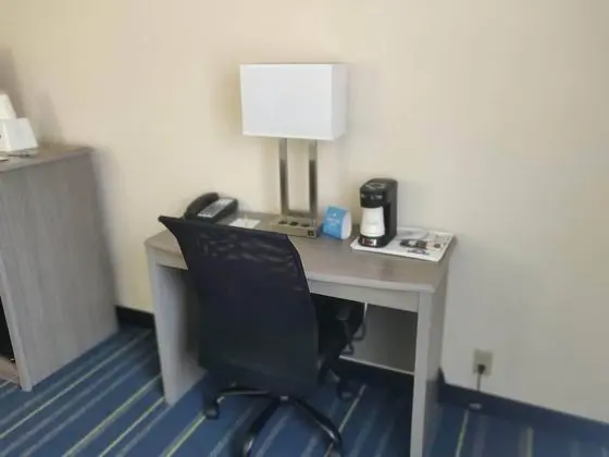 1 Queen Bed, Mobility Accessible Room, Roll-In Shower, Non-Smoking