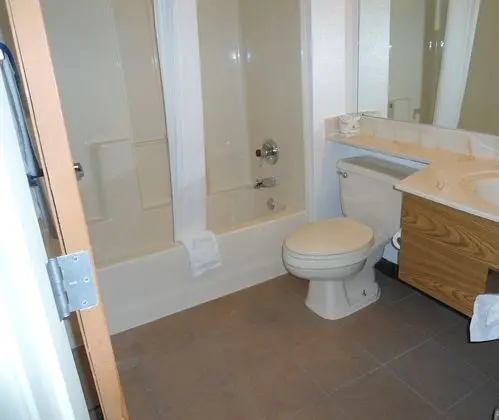 Süit, 1 En Büyük (King) Boy Yatak, Sigara İçilmez, Sıcak Su Küveti