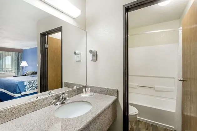 Süit, 1 Büyük (Queen) Boy Yatak, Sigara İçilmez (One-Bedroom)