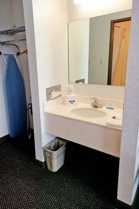 Tek Büyük Yataklı Oda, 2 Çift Kişilik Yatak