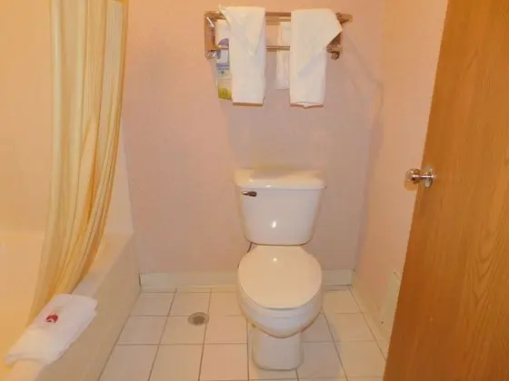 Oda, 2 Çift Kişilik Yatak, Sigara İçilmez, Buzdolabı