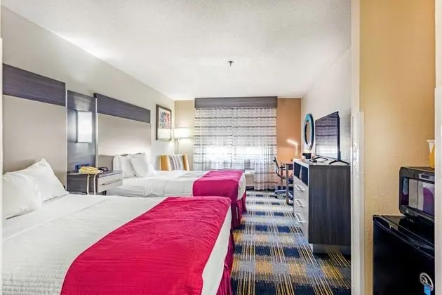 Oda, 2 Büyük (Queen) Boy Yatak, Sigara İçilmez