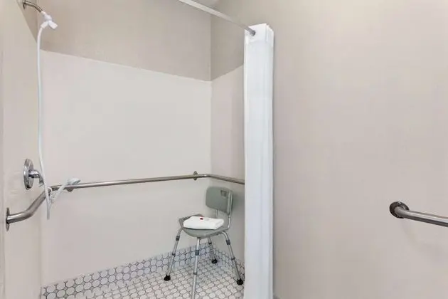 Standard Oda, 1 En Büyük (King) Boy Yatak, Engellilere Uygun