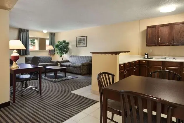 Süit, 1 En Büyük (King) Boy Yatak, Sigara İçilebilir (One-Bedroom)