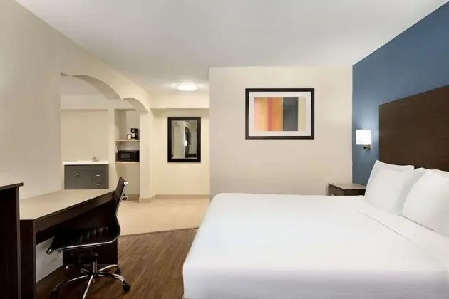 Süit, 1 En Büyük (King) Boy Yatak, Sigara İçilebilir (One-Bedroom)