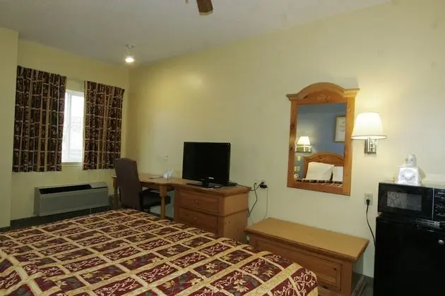 2 Queen Bed Non-Smoking Room