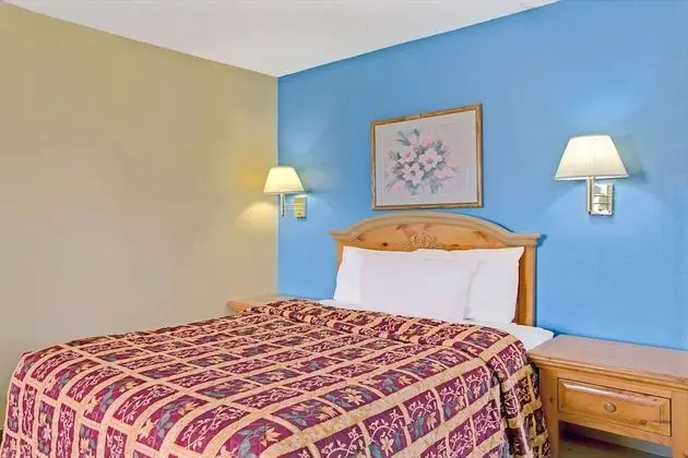 Accessible 2 Queen Bed Non-Smoking Room