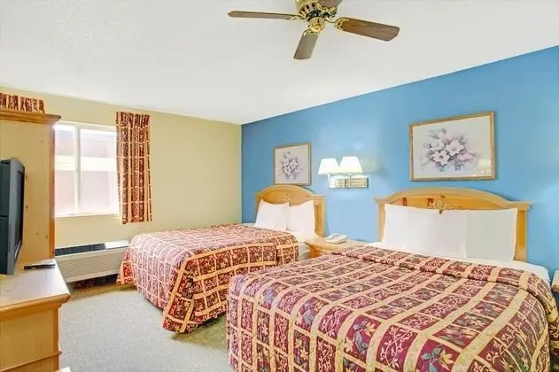 Accessible 2 Queen Bed Non-Smoking Room