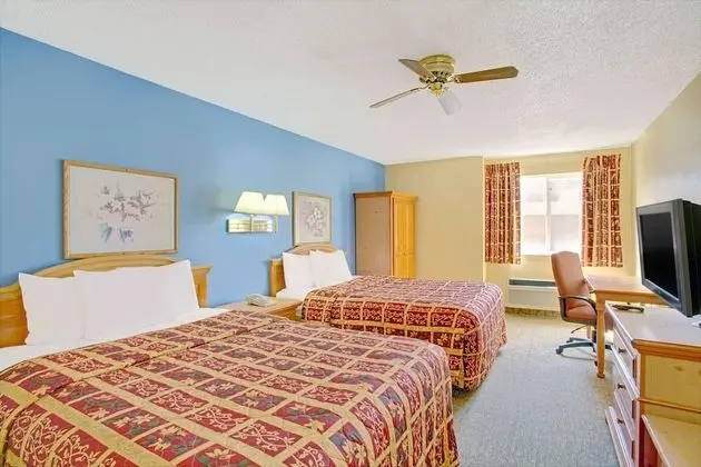 Accessible 2 Queen Bed Non-Smoking Room