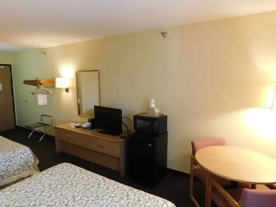 Oda, 2 Büyük (Queen) Boy Yatak, Sigara İçilebilir (Pet Friendly)