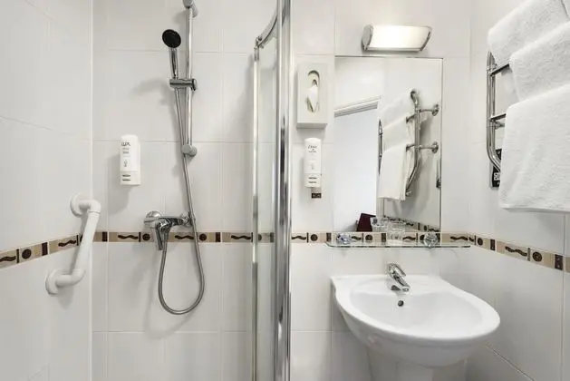Oda, 1 Tek Kişilik Yatak, Sigara İçilmez