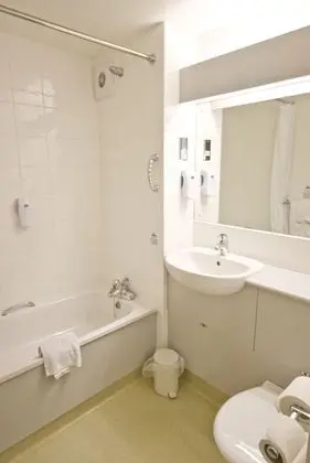 Oda, 2 Tek Kişilik Yatak, Sigara İçilmez