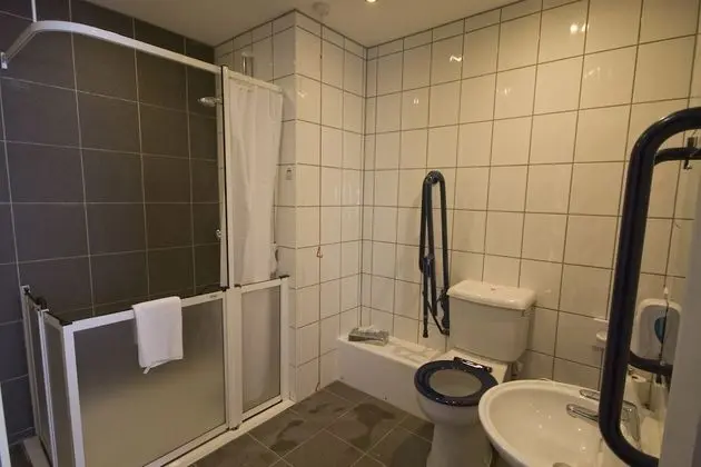 Oda, 2 Tek Kişilik Yatak, Sigara İçilmez