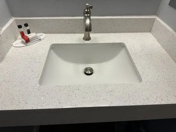 Oda, 2 Büyük (Queen) Boy Yatak