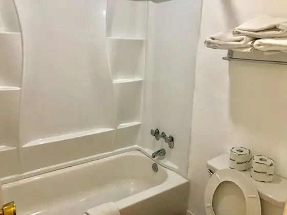 Tek Büyük Yataklı Oda, 2 Çift Kişilik Yatak