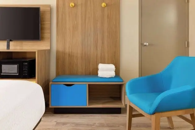 Tek Büyük Yataklı Oda, 2 Çift Kişilik Yatak