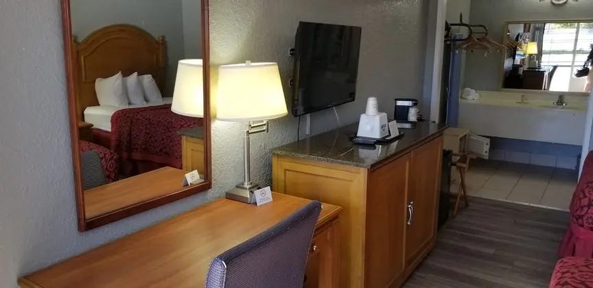Tek Büyük Yataklı Oda, 2 Çift Kişilik Yatak