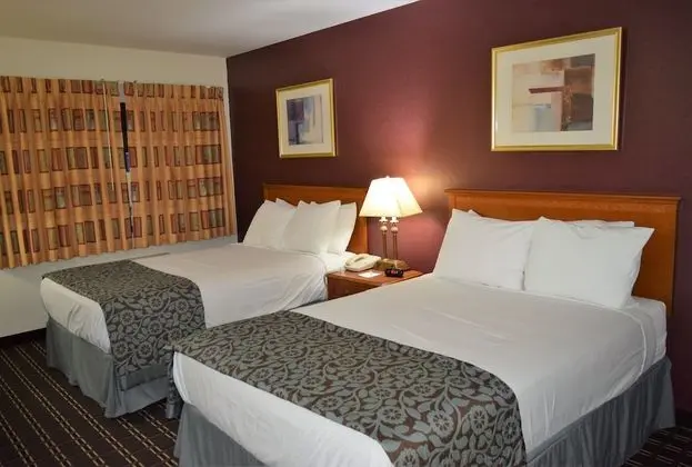 Süit, 1 Yatak Odası, Sigara İçilmez (2 Queens and 1 King Bed)