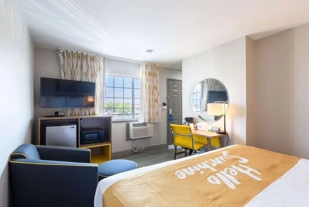 Süit, 2 Yatak Odası, Sigara İçilmez (1 King Bed & 2 Queen Beds)