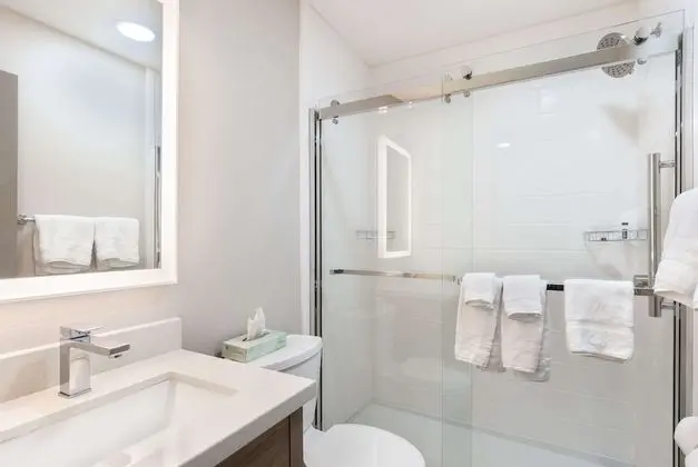 Süit, 2 Yatak Odası, Sigara İçilmez (1 King Bed & 2 Queen Beds)