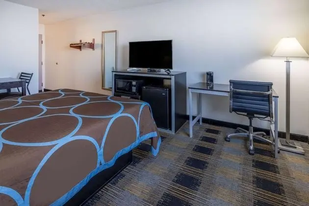 Oda, 1 Büyük (Queen) Boy Yatak, Engellilere Uygun (Mobility/Hearing, Bathtub w/Grab Bars)