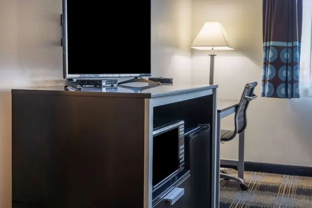 Oda, 1 Büyük (Queen) Boy Yatak, Engellilere Uygun (Mobility/Hearing, Bathtub w/Grab Bars)