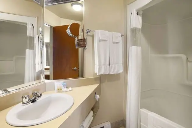 Oda, 1 Büyük (Queen) Boy Yatak, Engellilere Uygun