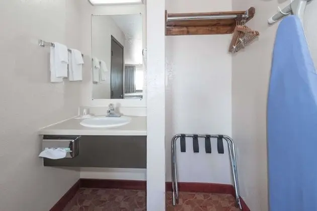 Oda, 2 Çift Kişilik Yatak, Sigara İçilmez