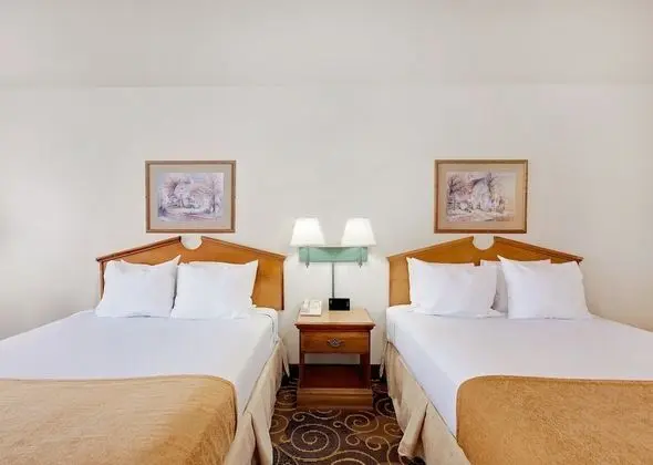 Oda, 2 Büyük (Queen) Boy Yatak, Engellilere Uygun