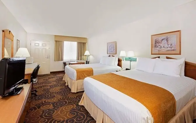 Oda, 2 Büyük (Queen) Boy Yatak, Engellilere Uygun