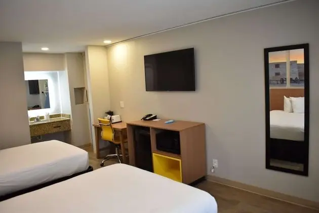 Tek Büyük Yataklı Oda, 2 Çift Kişilik Yatak