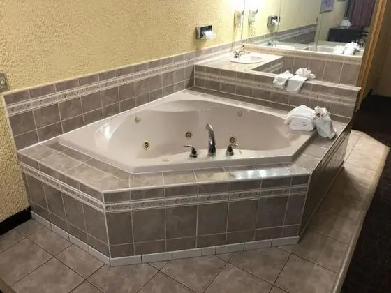 Hot Tub, King Room - Smoking