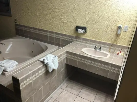 Hot Tub, King Room - Smoking