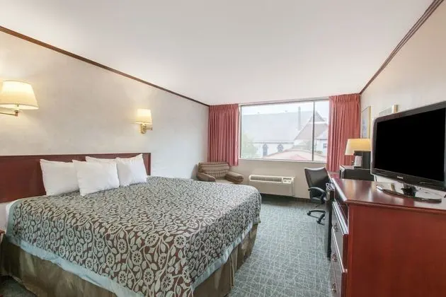 King Room - Non-Smoking