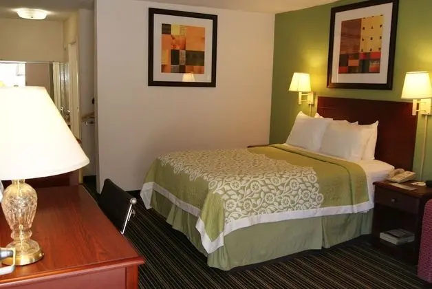 Oda, 1 Çift Kişilik Yatak, Engellilere Uygun, Sigara İçilmez