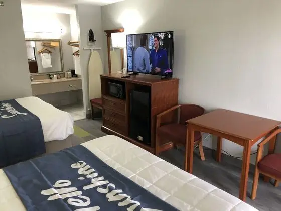 Tek Büyük Yataklı Oda, 2 Çift Kişilik Yatak